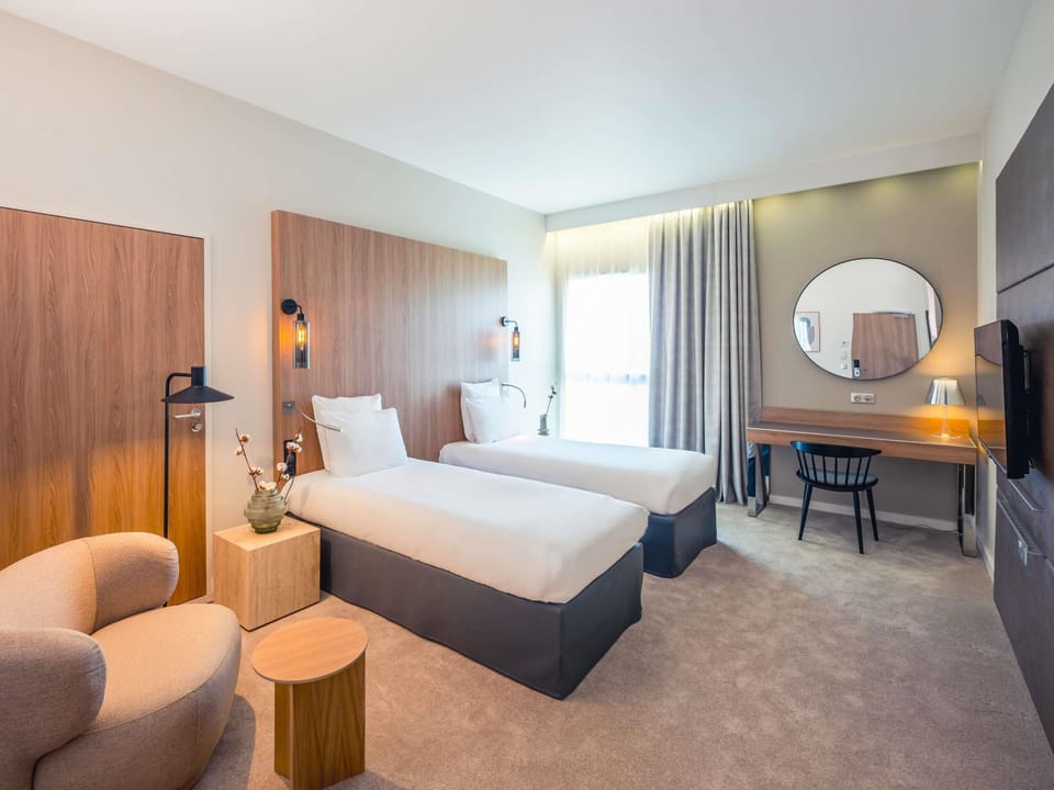 Classic Twin Room, 2 Twin Beds | Pillowtop beds, minibar, in-room safe, individually furnished