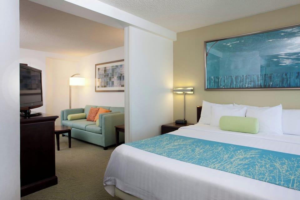 Suite, 1 King Bed with Sofa bed | 1 bedroom, desk, iron/ironing board, free cribs/infant beds