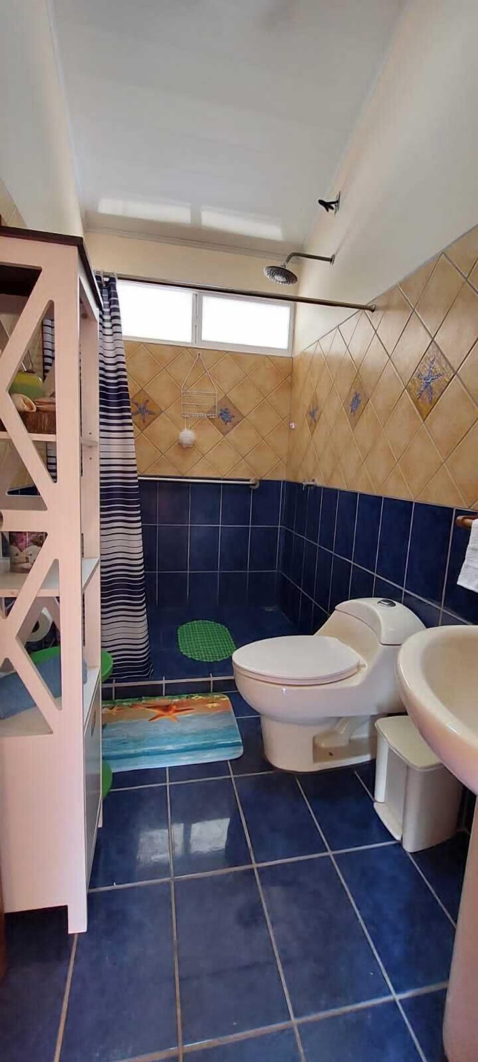 Economy Room, 2 Bedrooms | Bathroom | Shower, towels