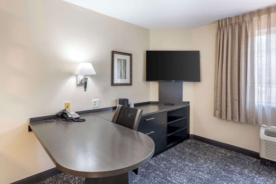 Premium bedding, memory foam beds, in-room safe, desk