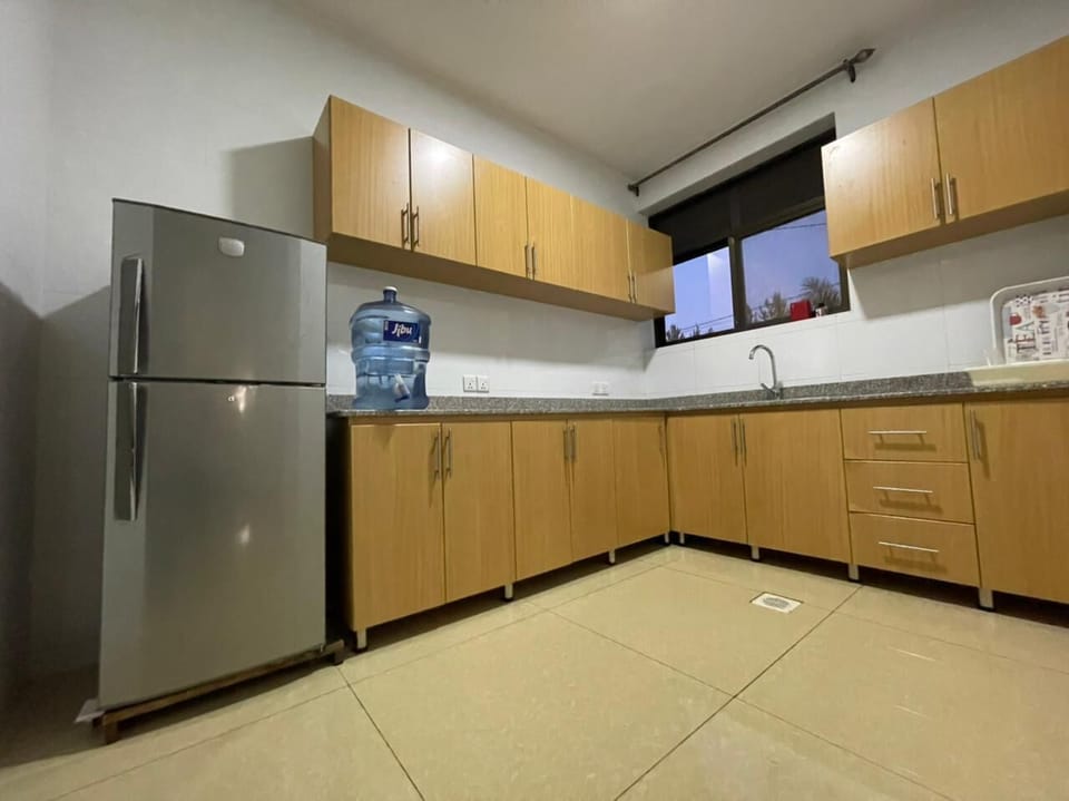 Apartment, 4 Bedrooms, Balcony, City View | Interior