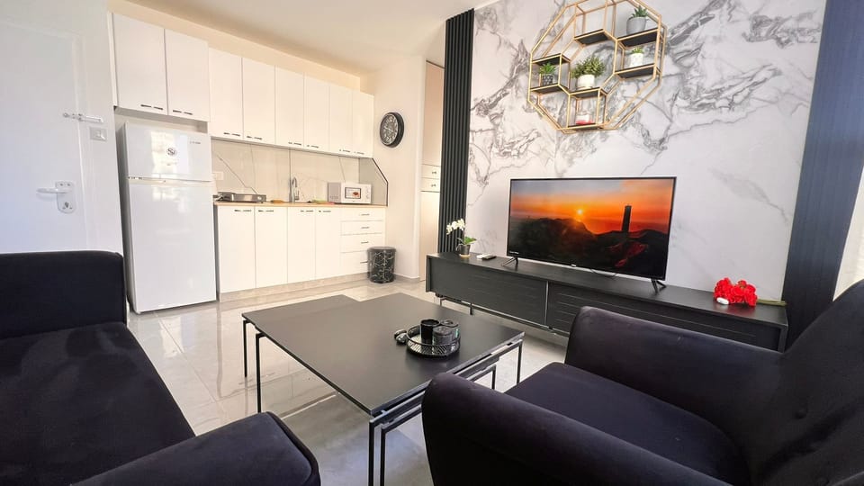 Classic Apartment | In-room dining