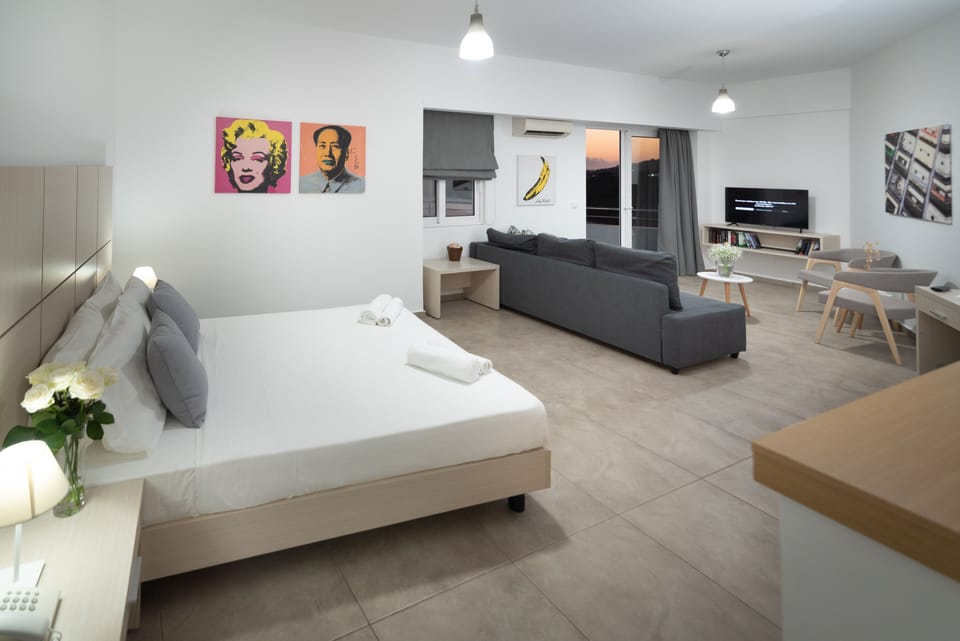 In-room safe, desk, soundproofing, free WiFi