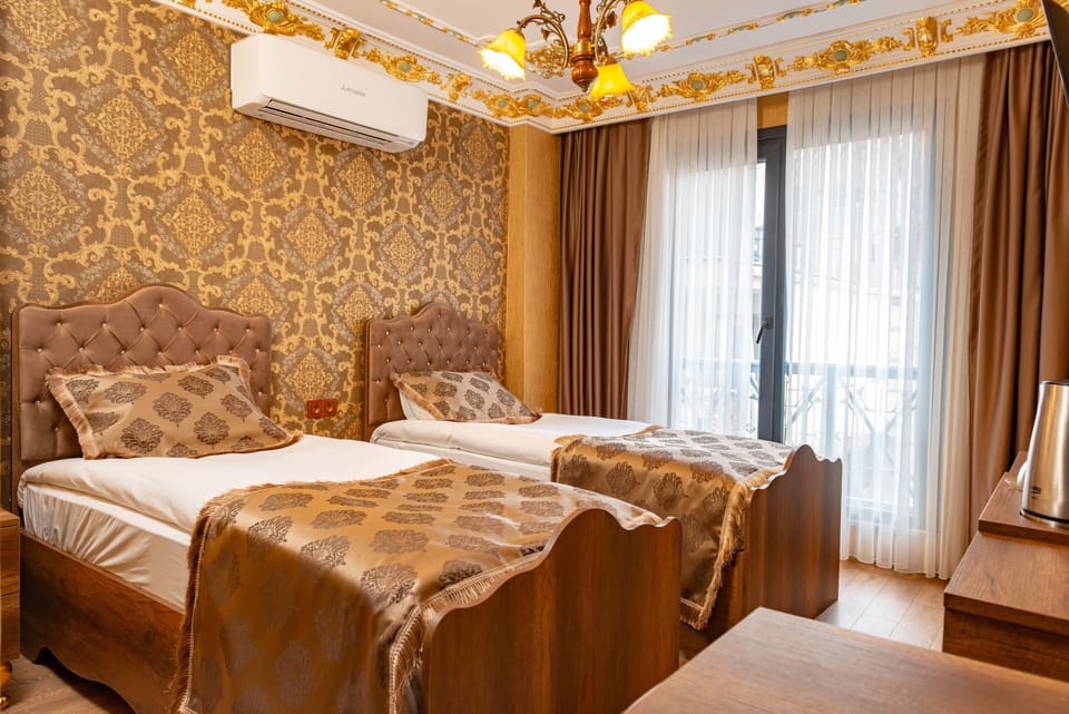Deluxe Twin Room, City View | WiFi (free), bed sheets