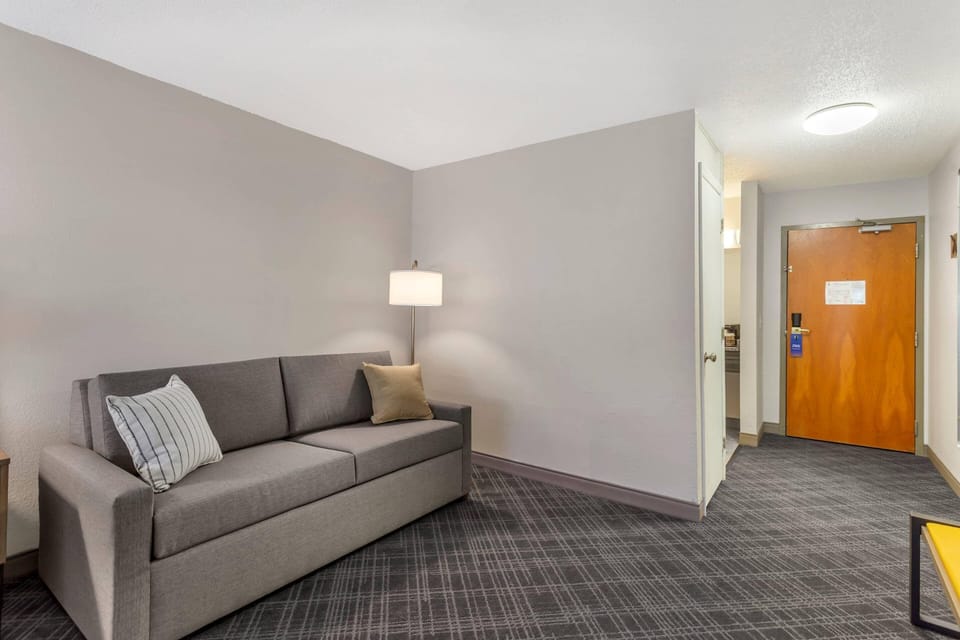 Room, 1 King Bed, Accessible, Non Smoking | Pillowtop beds, desk, laptop workspace, blackout drapes