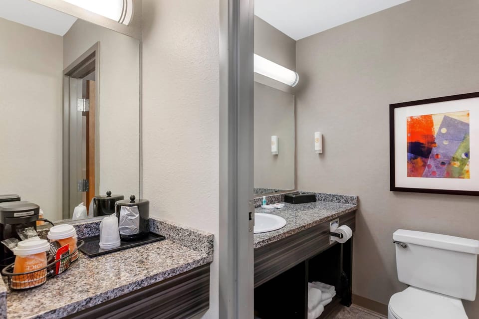 Pillowtop beds, desk, laptop workspace, blackout drapes