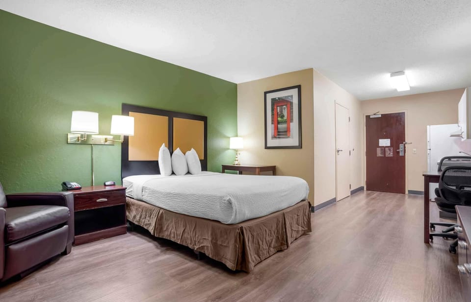 Studio, 1 Queen Bed, Accessible, Non Smoking | Desk, laptop workspace, blackout drapes, iron/ironing board