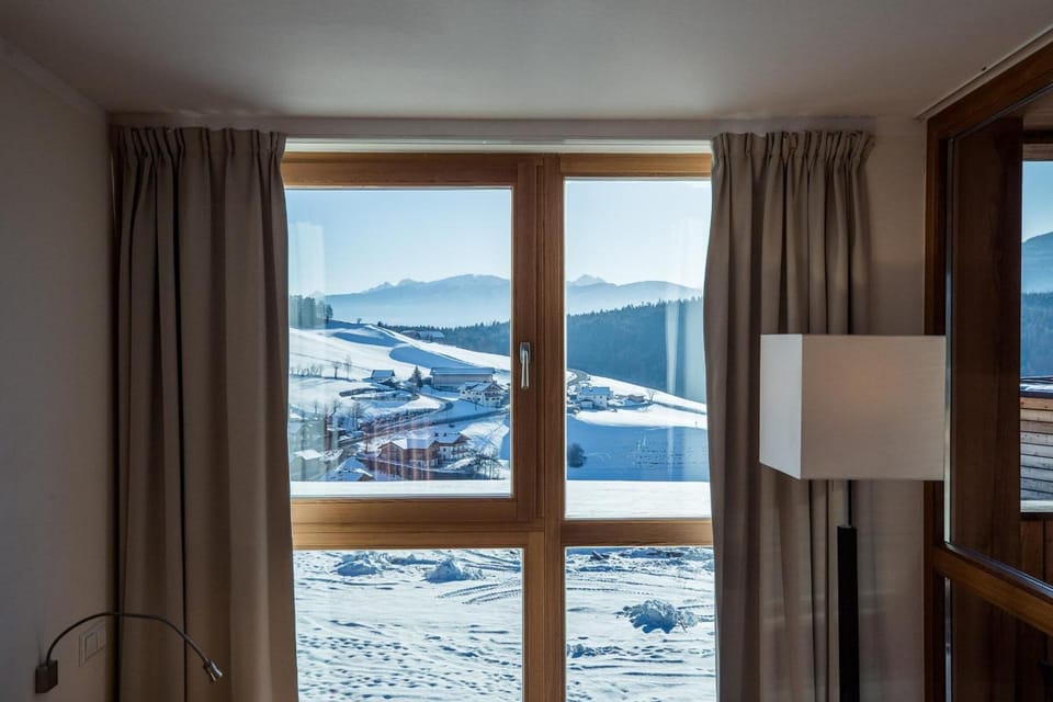 Premium bedding, in-room safe, desk, soundproofing