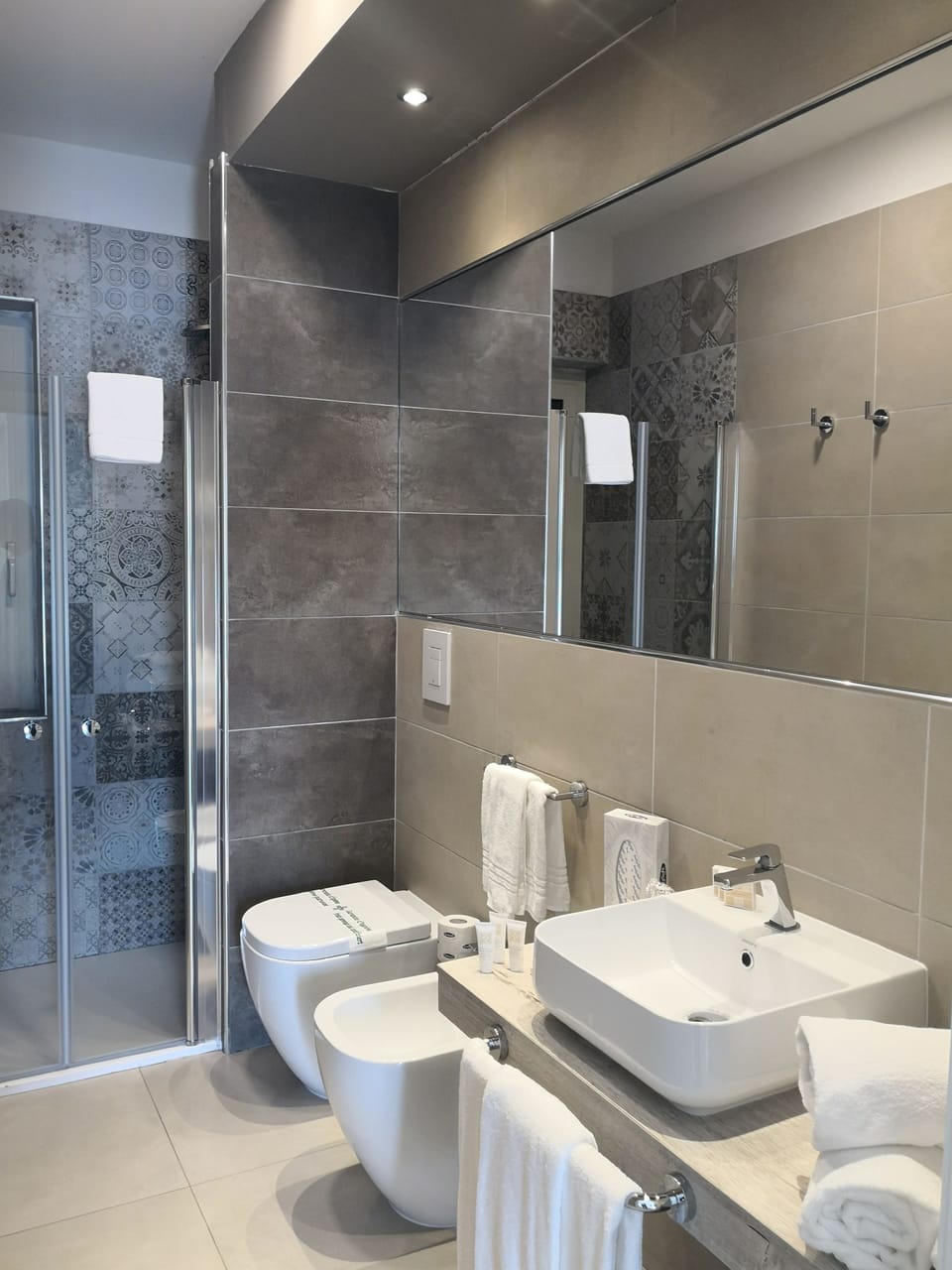Suite, Patio, Annex Building | Bathroom | Shower, hair dryer, bidet, towels
