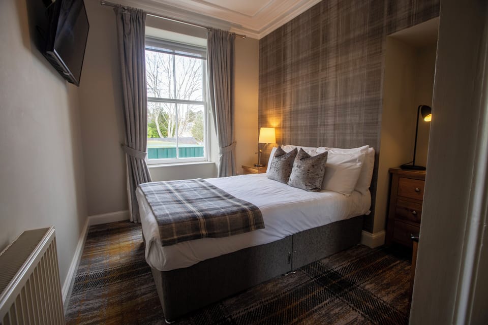 Egyptian cotton sheets, premium bedding, individually decorated