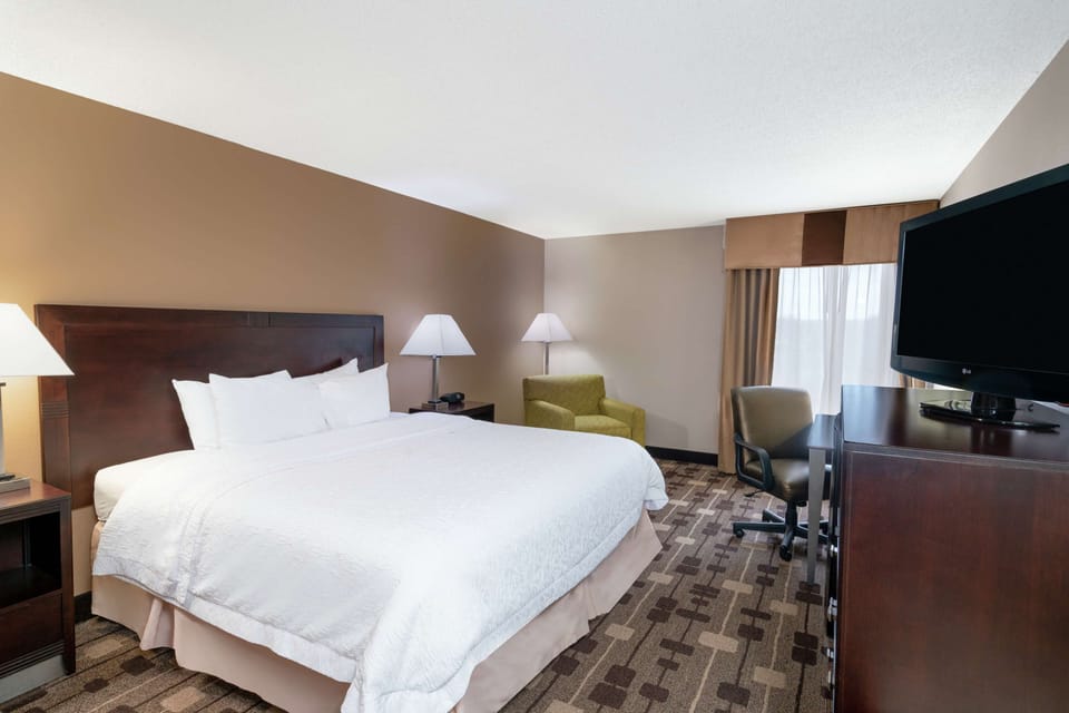 Premium bedding, iron/ironing board, cribs/infant beds, free WiFi