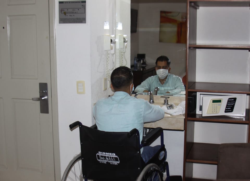 Standard Room, 2 Double Beds, Mobility Accessible | Bathroom sink