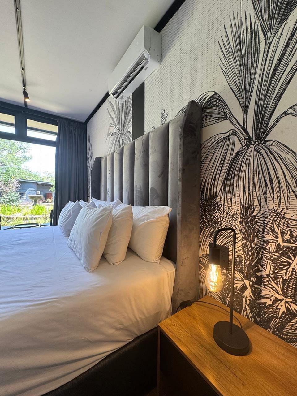 Deluxe Twin Room, 2 Twin Beds | In-room safe, desk, individually decorated, individually furnished