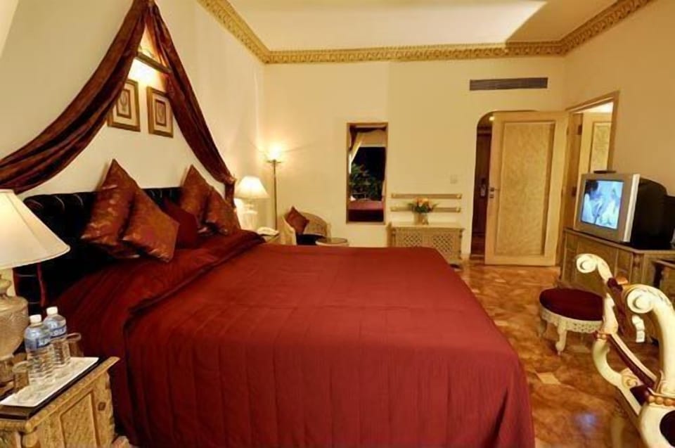Deluxe Room | Minibar, in-room safe, laptop workspace, free WiFi