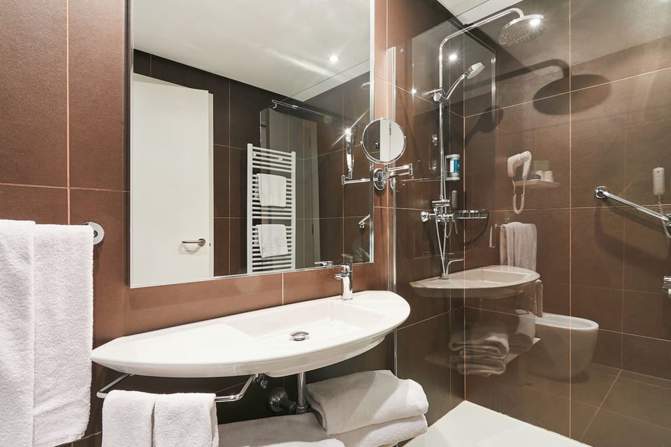 Minibar, in-room safe, desk, laptop workspace