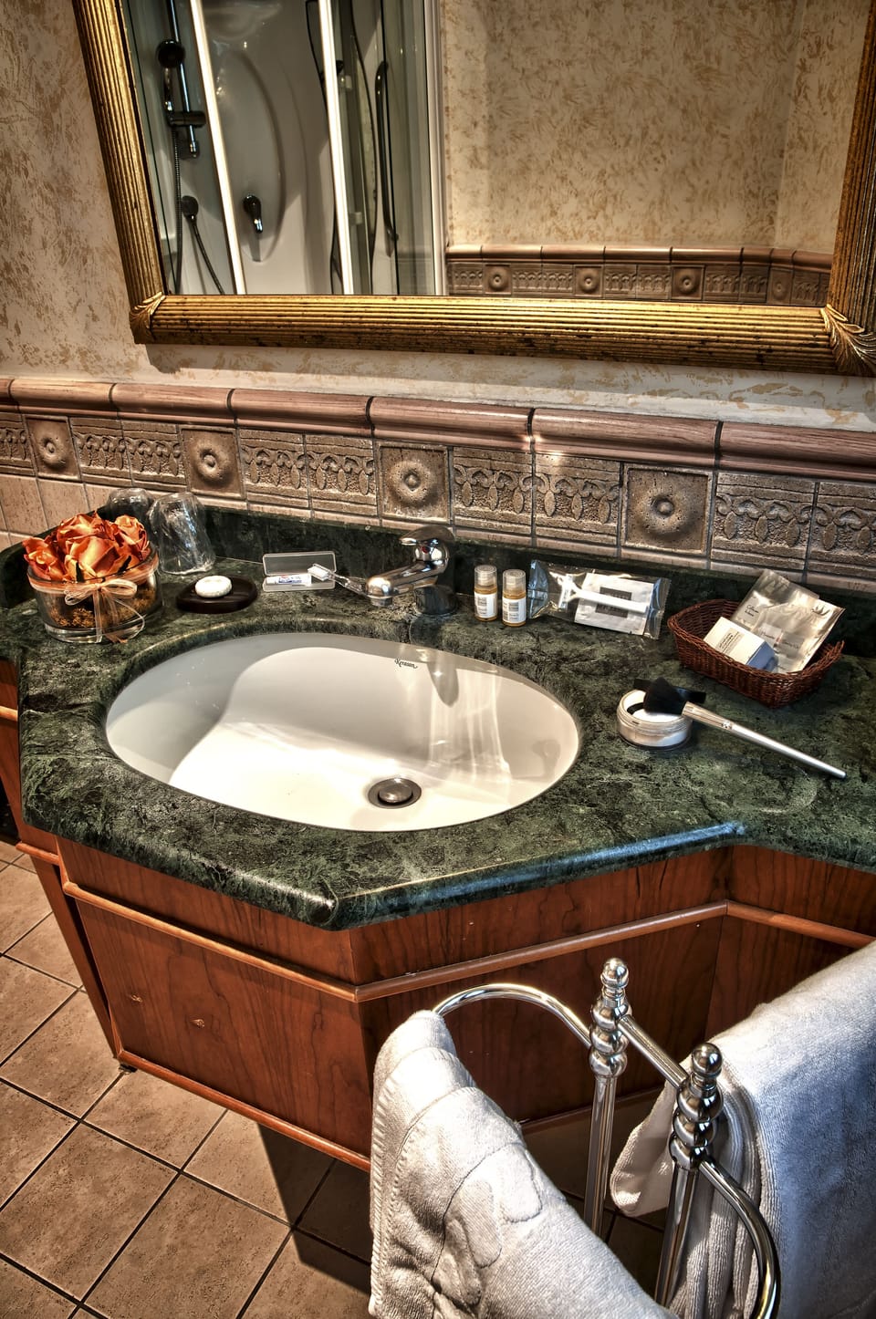 Hair dryer, bidet, towels