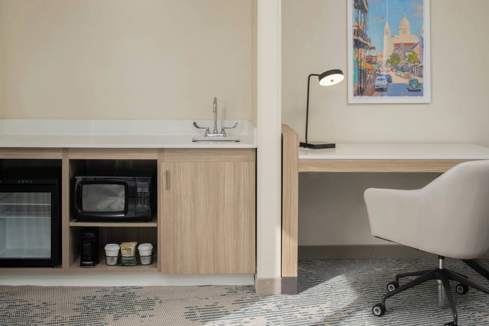 Junior Suite, 1 King Bed with Sofa bed | Desk, blackout drapes, iron/ironing board, free cribs/infant beds