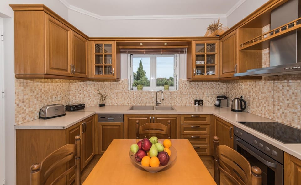 House, Smoking | 3 bedrooms, WiFi