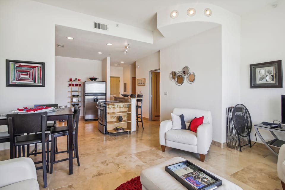 Condo (2 Bedrooms) | Property amenity