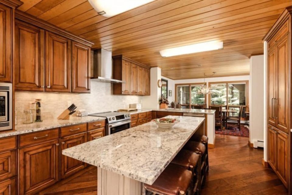 House (Luxury Ski in, Ski out 2 Bedroom Colo) | Exterior