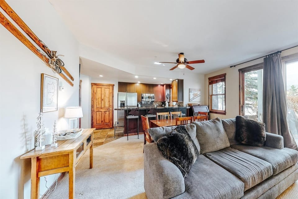 Condo (Perfectly Placed 2 Bedroom Vacation R) | Exterior