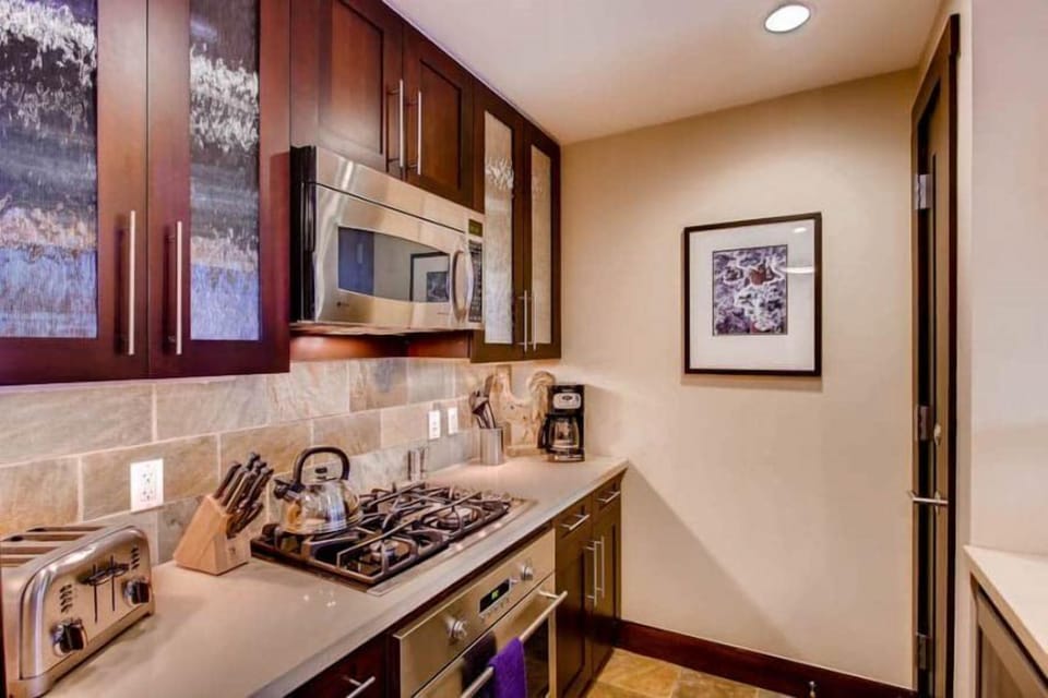 Condo (Luxury 2 Bedroom Ski in, Ski out Moun) | Exterior