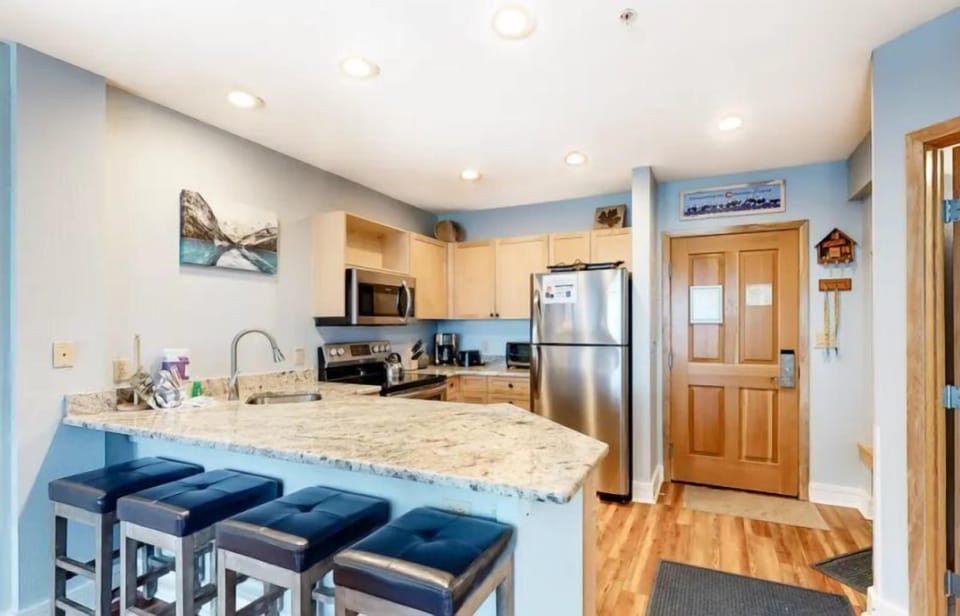 Condo (River Run Village 1 Bedroom Renovated) | Exterior