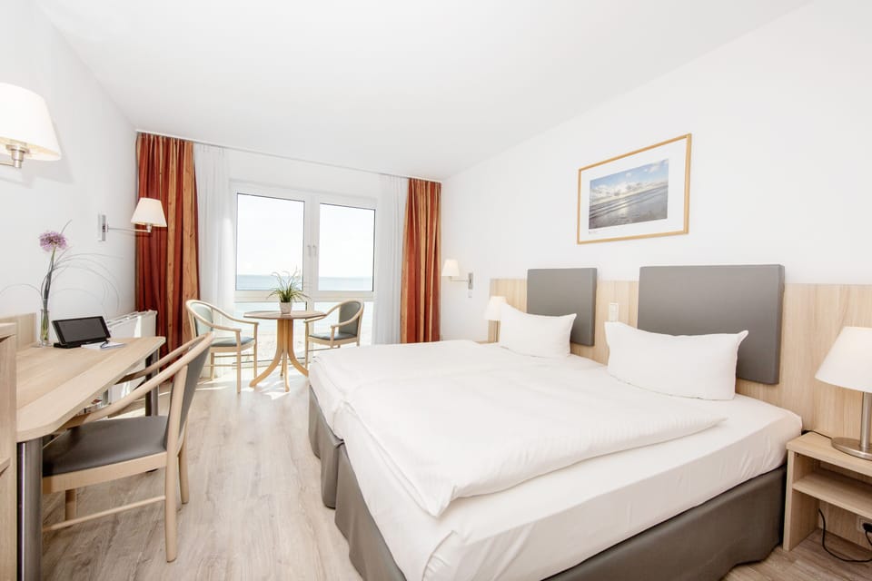 Superior Room | Hypo-allergenic bedding, in-room safe, desk, blackout drapes