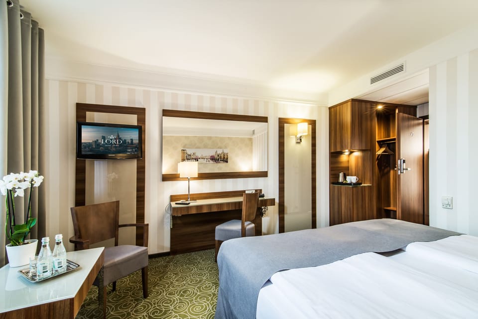 Superior Double Room, 1 Queen Bed | Premium bedding, desk, rollaway beds, free WiFi