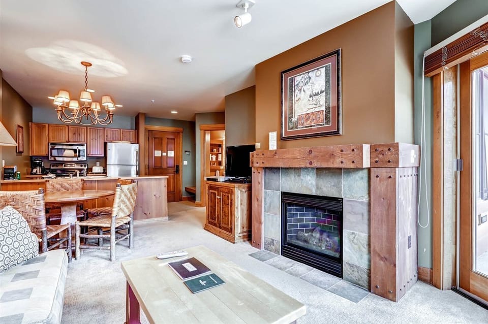 Condo (Beautiful 2 Bedroom Mountain Condo in) | Exterior