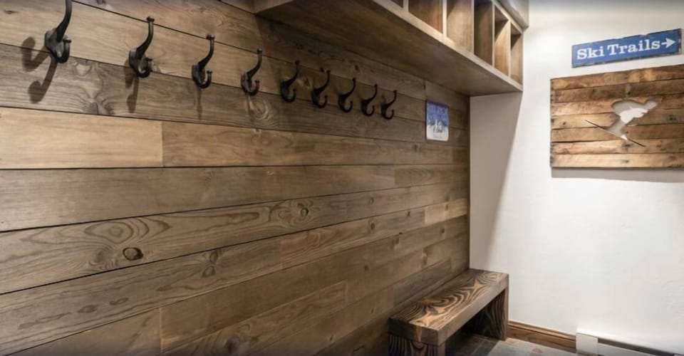 Condo (Contemporary 3 Bedroom Ski In, Ski Ou) | Exterior
