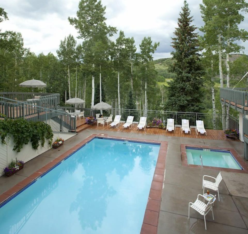 Condo (Ski In, Ski Out 4 Bedroom Condo in Sn) | Exterior