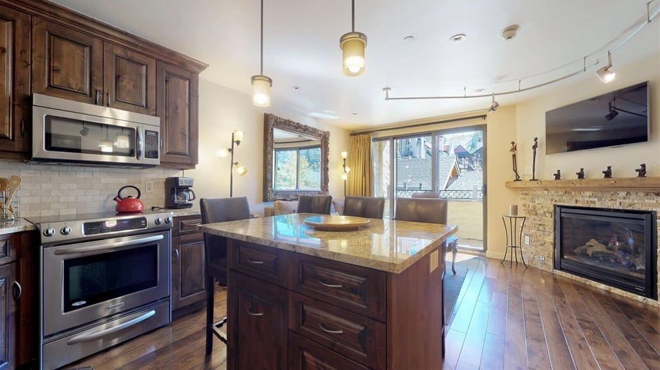 Condo (Luxury 1 Bedroom Mountain Vacation Re) | Exterior