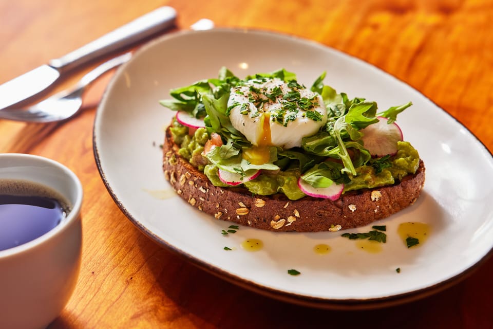 2 restaurants; breakfast, lunch, dinner, and brunch served