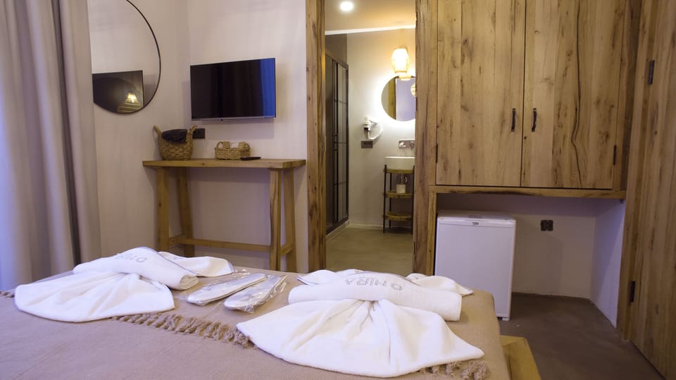 Ekonomik (-1) Bodrum Kat | Premium bedding, minibar, individually decorated, desk