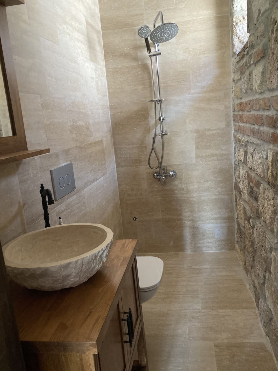 Shower, free toiletries, hair dryer, slippers