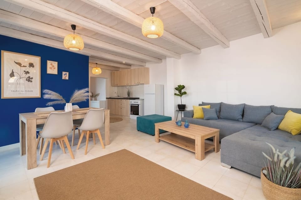 Basic Apartment | Premium bedding, down comforters, in-room safe, laptop workspace