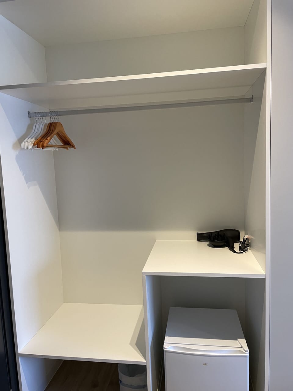 Basic Triple Room | Desk, WiFi (free), bed sheets