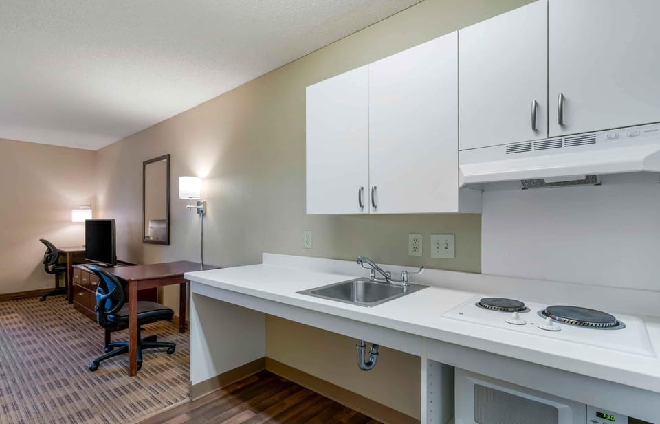 Studio, 1 Queen Bed, Accessible, Non Smoking | Private kitchen | Coffee/tea maker, fridge, microwave, stovetop