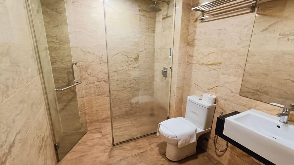 Super Deluxe  | Bathroom | Shower, hair dryer, bidet, towels