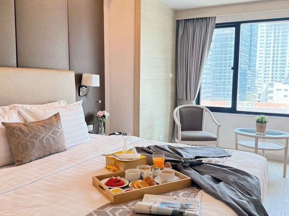 Executive Studio Suite | In-room dining