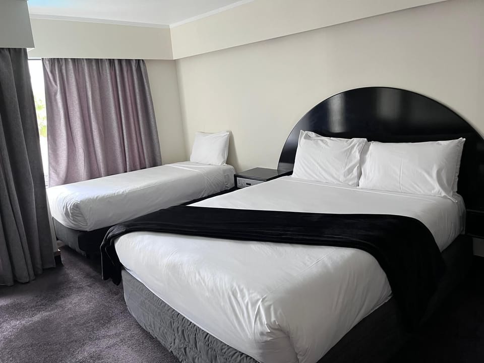 Executive Spa | Iron/ironing board, free WiFi, bed sheets