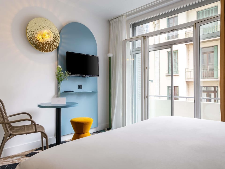 1 bedroom, in-room safe, individually decorated, individually furnished