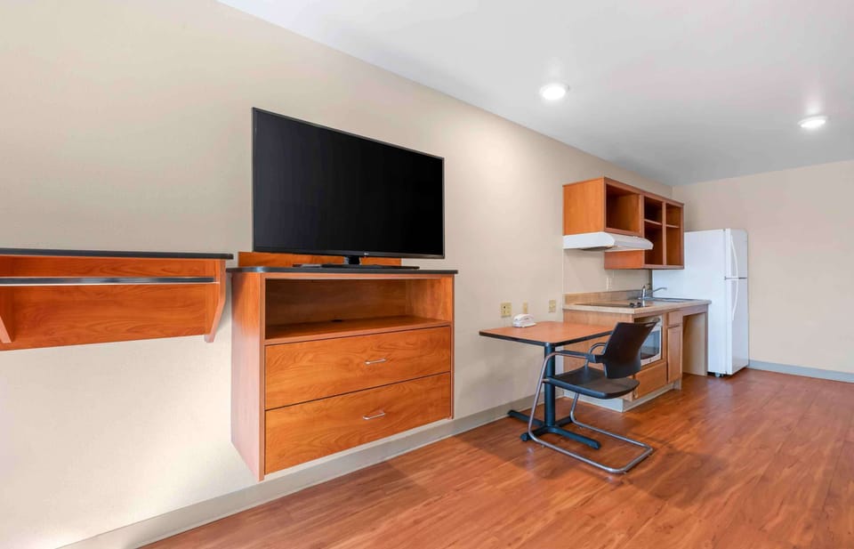 Standard Studio, 2 Double Beds, Non Smoking, Refrigerator & Microwave | Desk, laptop workspace, iron/ironing board, free WiFi