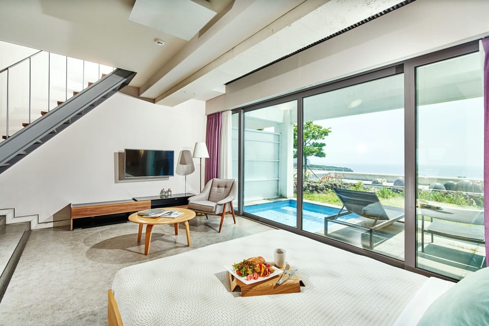 Duplex,Kid's Private Pool(Art Museum Ticket)-Pool surcharge 20,000 KRW applies except 1Jul - 5Sep | Premium bedding, blackout drapes, soundproofing, free WiFi