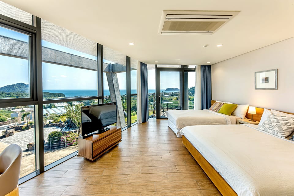 Seopseom (Art Museum Ticket Provided) | Premium bedding, blackout drapes, soundproofing, free WiFi