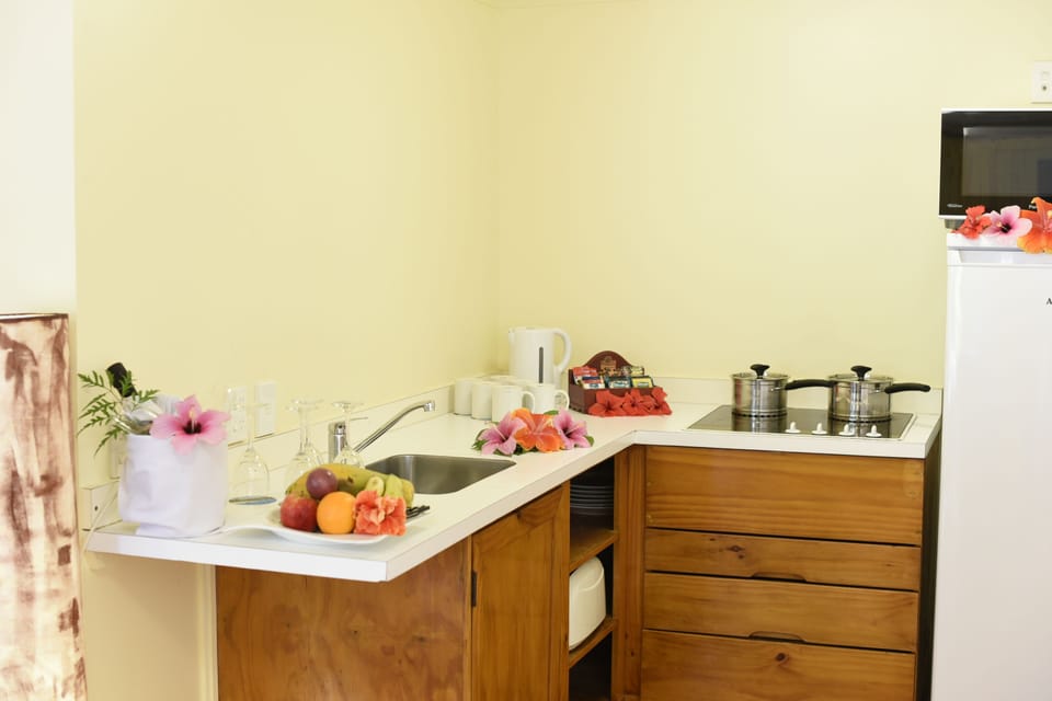 Coffee/tea maker, fridge, microwave, electric kettle