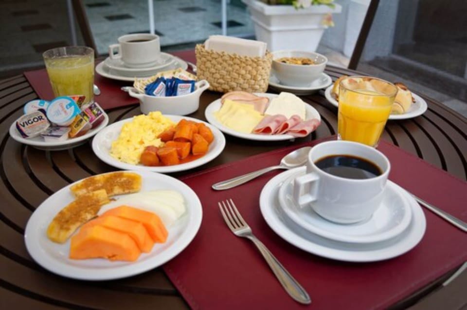 Free daily continental breakfast