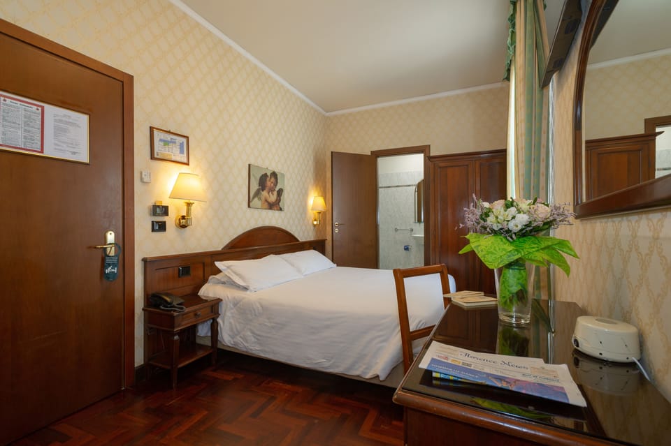 Classic Triple Room | 1 bedroom, minibar, in-room safe, desk