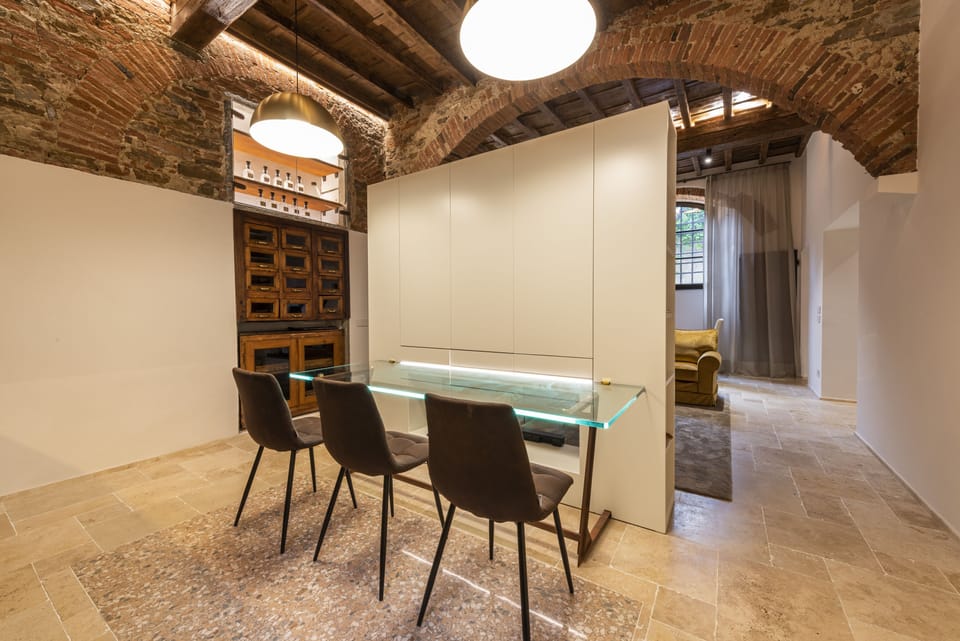 Deluxe Apartment | Living area | Flat-screen TV